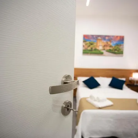 Vittoria's Bed & Breakfast *